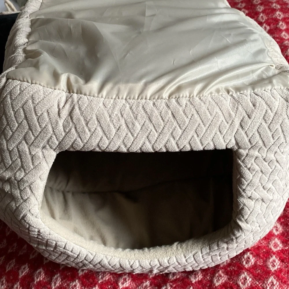 Best Friends Carry Quilted Pet House With Removable Mattress Never Used